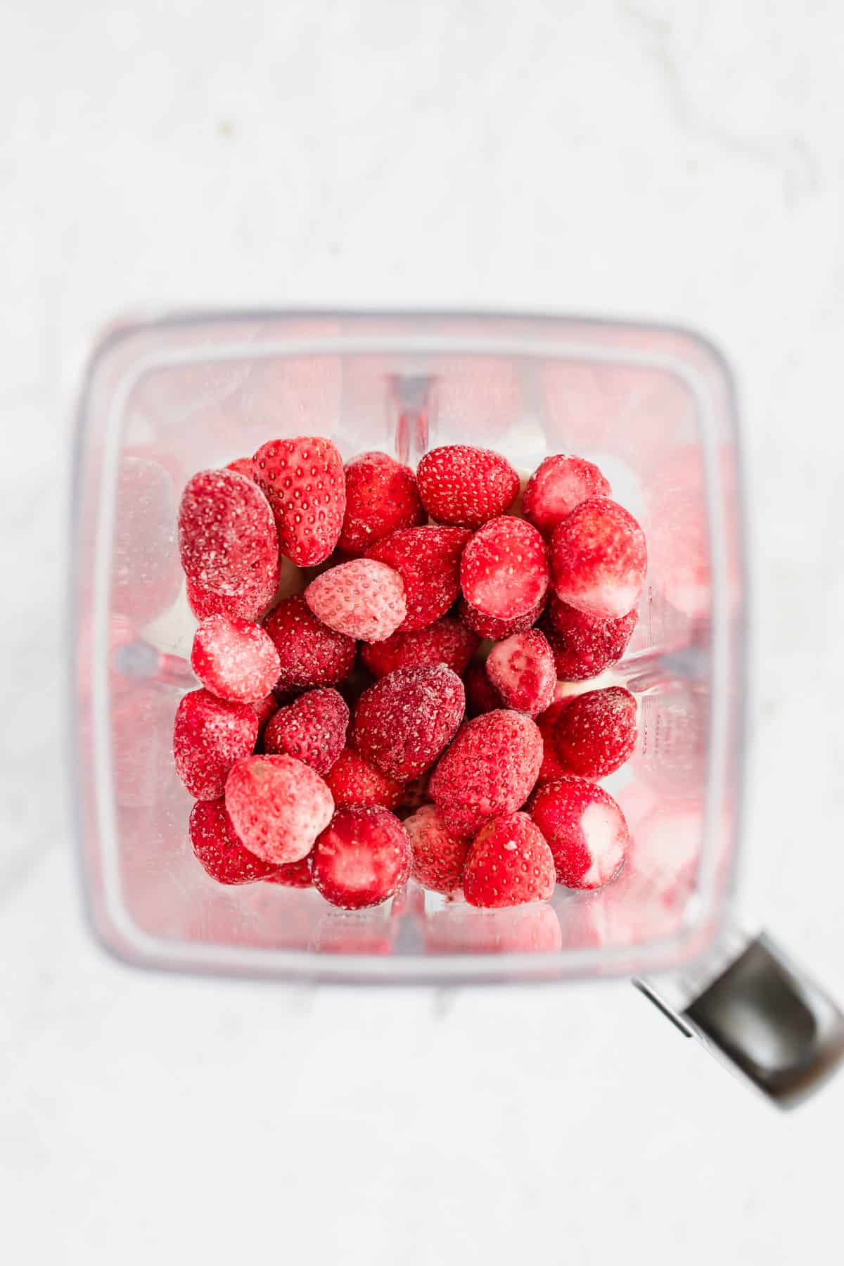 strawberry banana smoothie recipe step 1