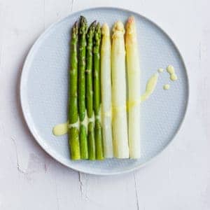 Steamed Asparagus with Sauce Hollandaise | Aline Made