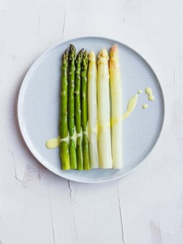 Steamed Asparagus with Sauce Hollandaise | Aline Made