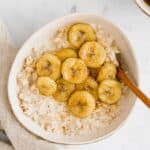 toasted oatmeal topped with caramelized bananas