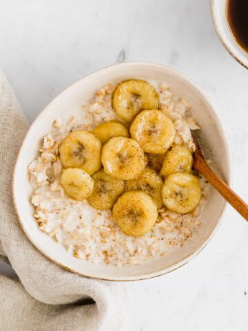 toasted oatmeal topped with caramelized bananas