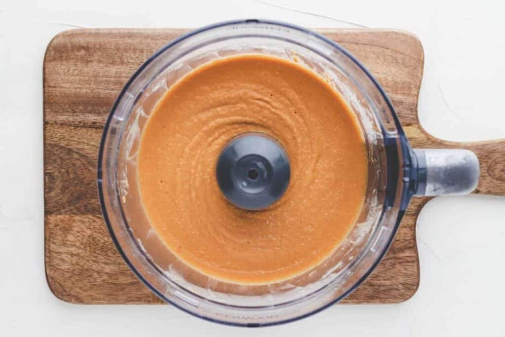 Zutaten für Paprika Hummus im Food Processor gemixt - Step 2