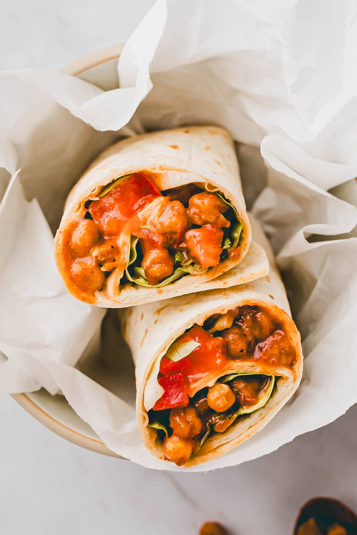 vegane wraps gefüllt mit kichererbsen 