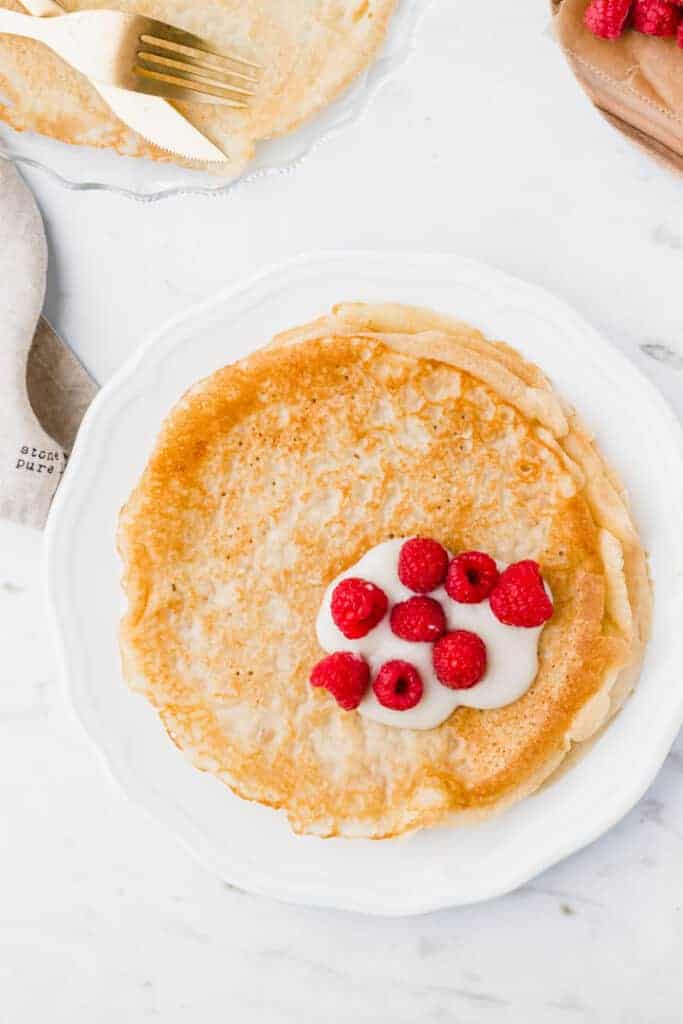 crepes with berries
