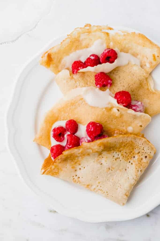 sweet crepes filled with berries