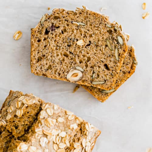 scheiben frisch gebackenes gesundes brot
