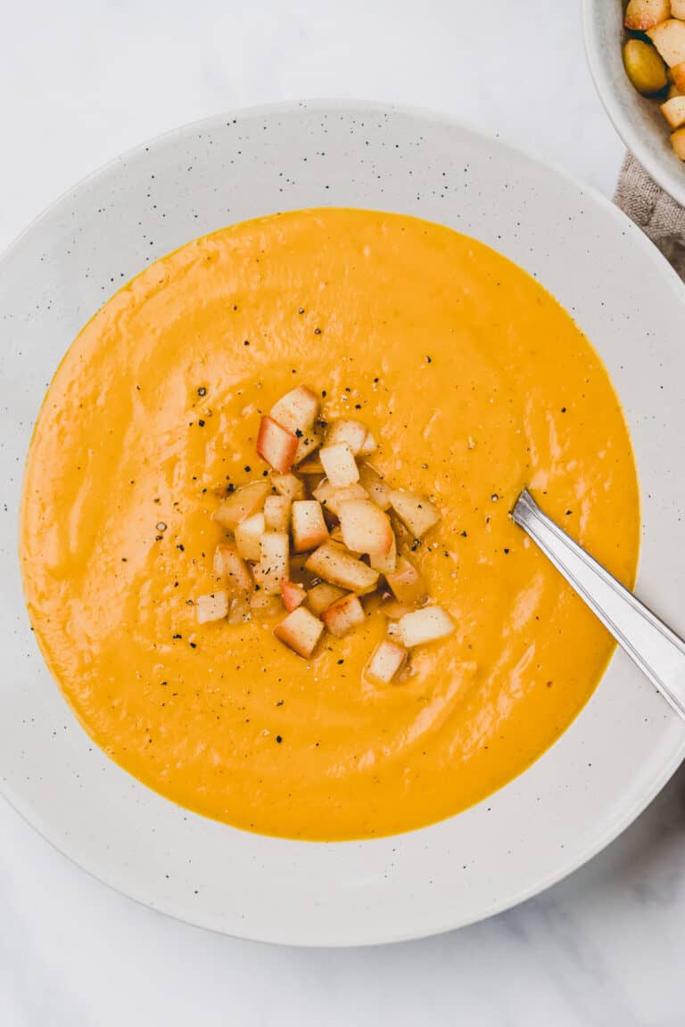 Sweet Potato Curry Soup with Apple-Cinnamon Topping