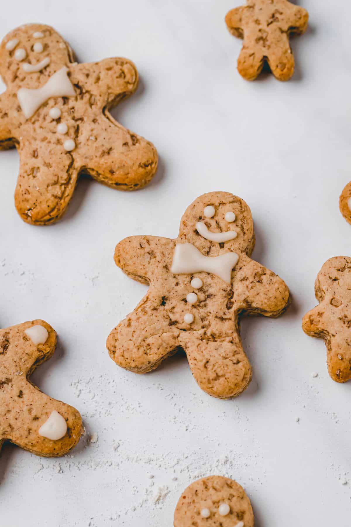 gingerbread cookies with icing