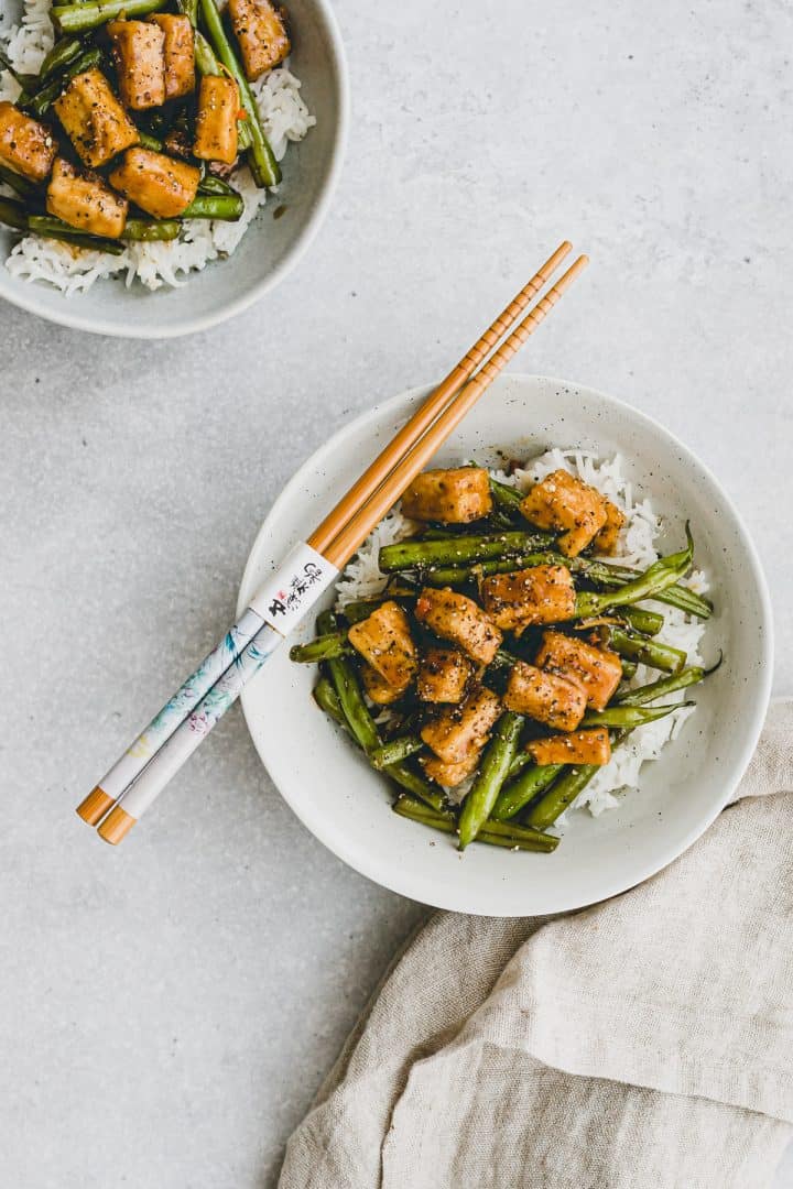 Asiatisch gebratener Tofu mit grünen Bohnen | Aline Made