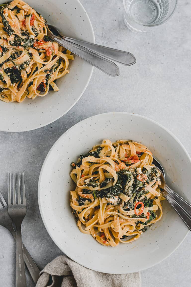 Baked Feta Pasta with Spinach and Tomatoes