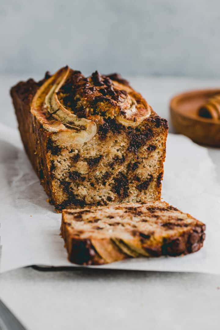 gesundes paleo bananenbrot mit schokolade