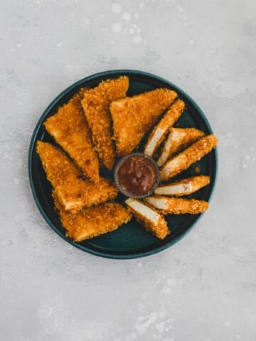 vegan tofu nuggets on a blue plate