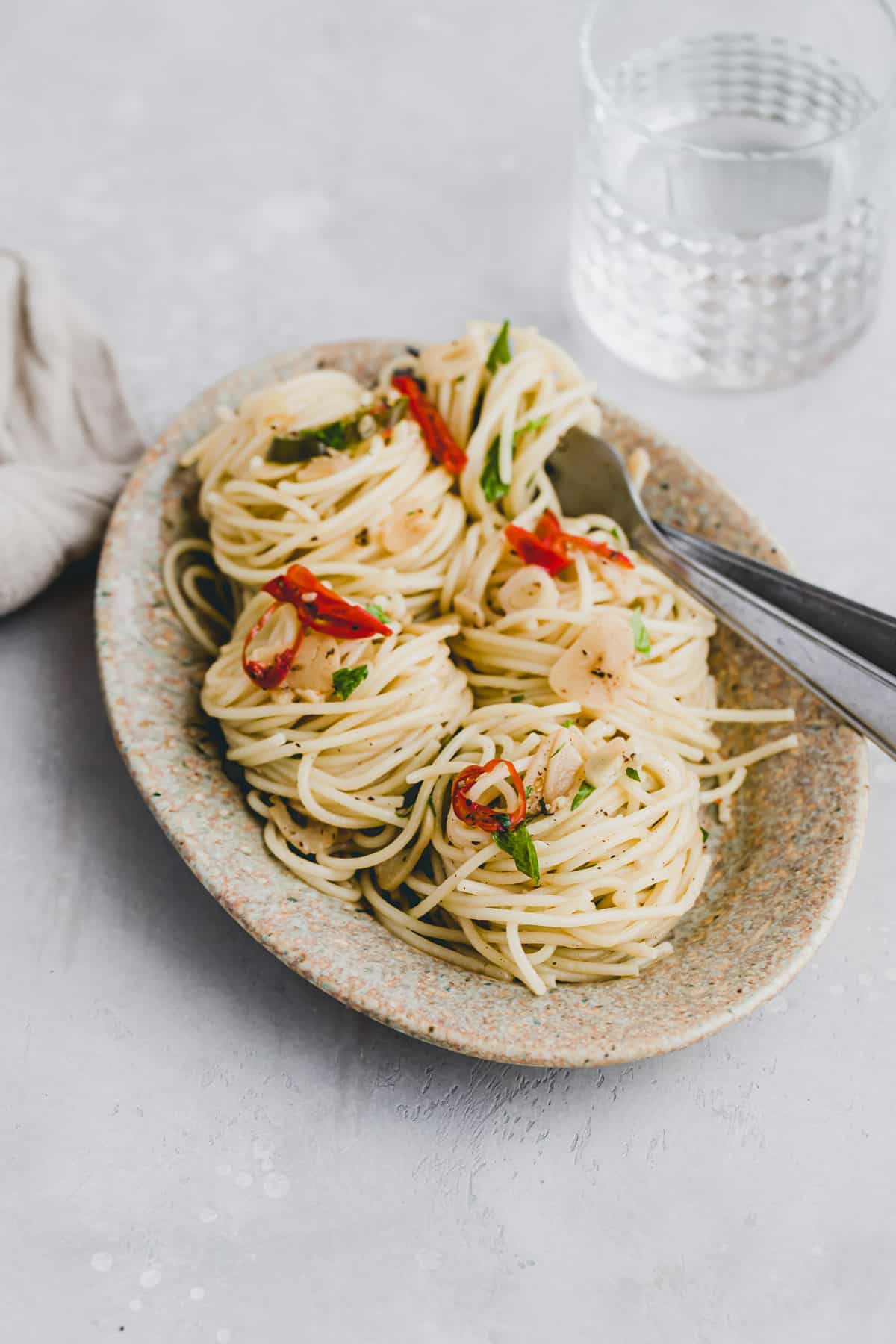 side shot of spaghetti aglio olio