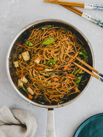 chinese lo mein noodles in a skillet
