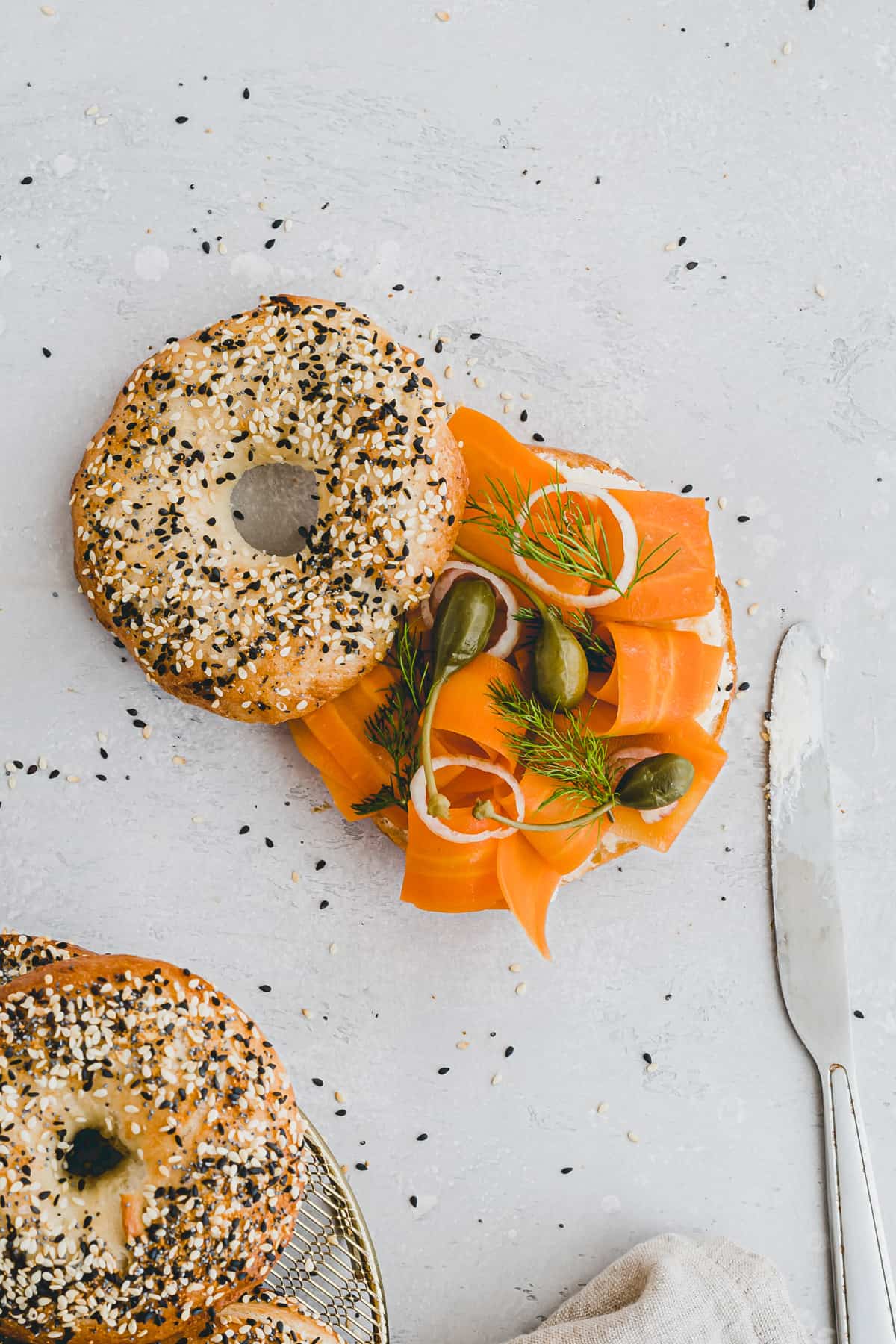 vegan smoked salmon served on a bagles