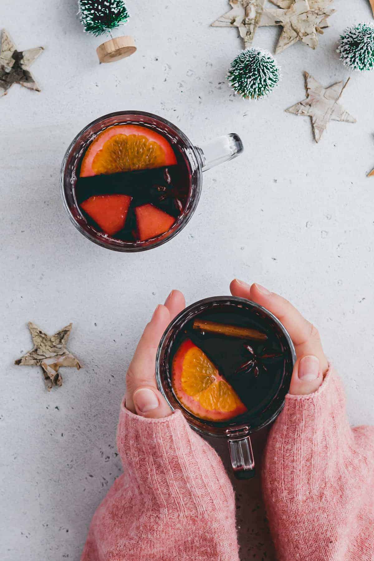 german ginger mulled wine in two glasses