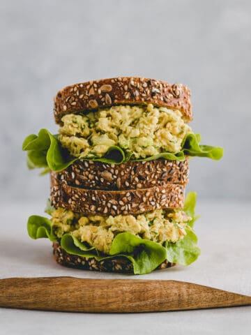 vegan egg salad sandwich with chickpeas