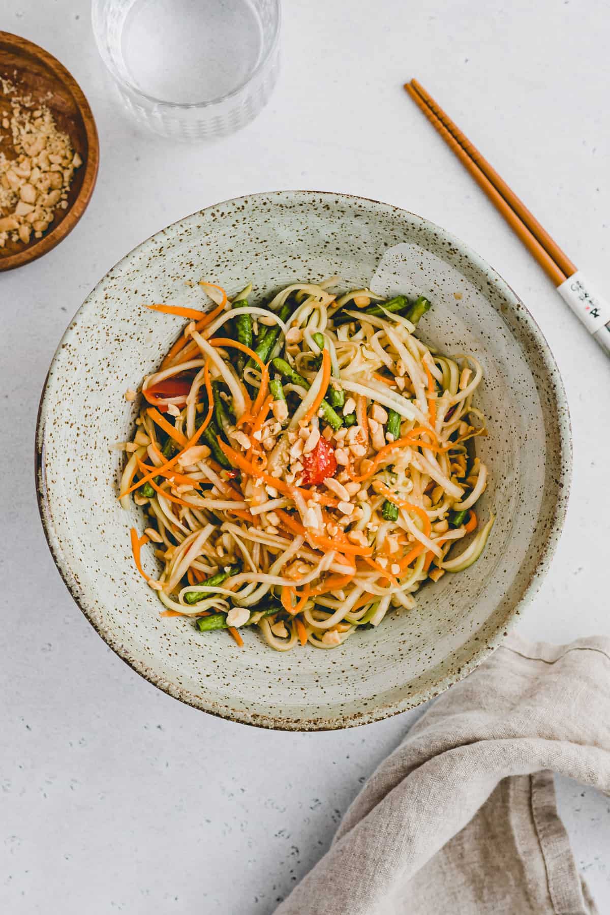 vegetarian green papaya salad with peanuts