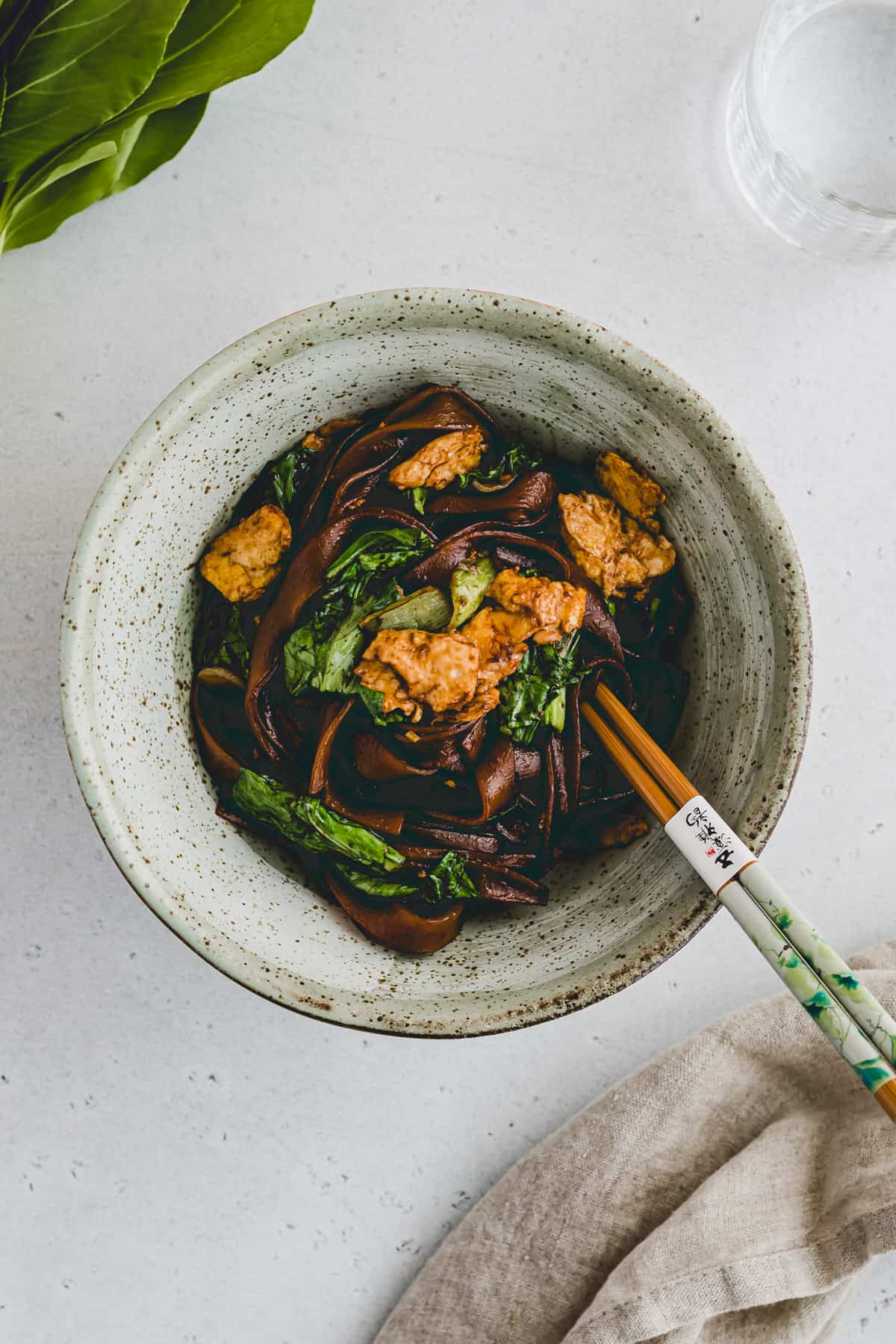 vegetarian pad see ew in a bowl