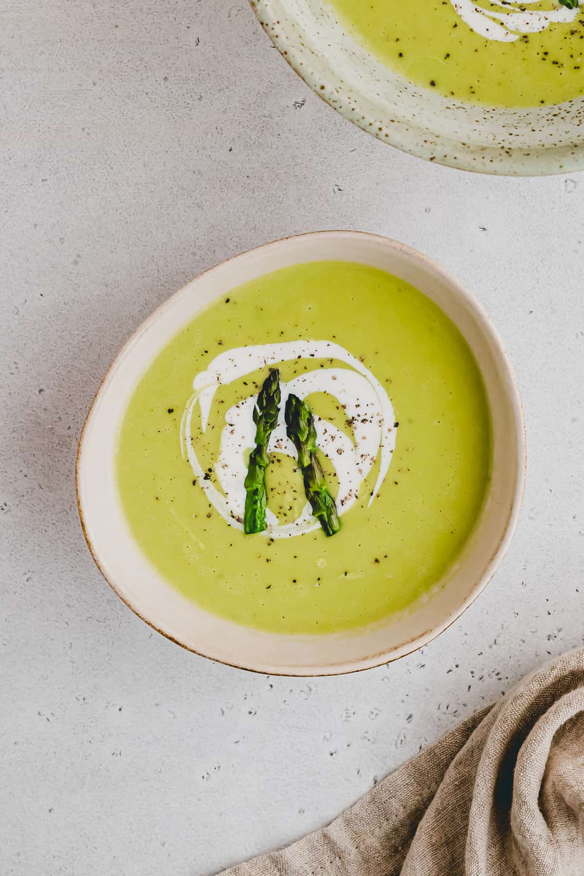 spargelsuppe mit grünem spargel