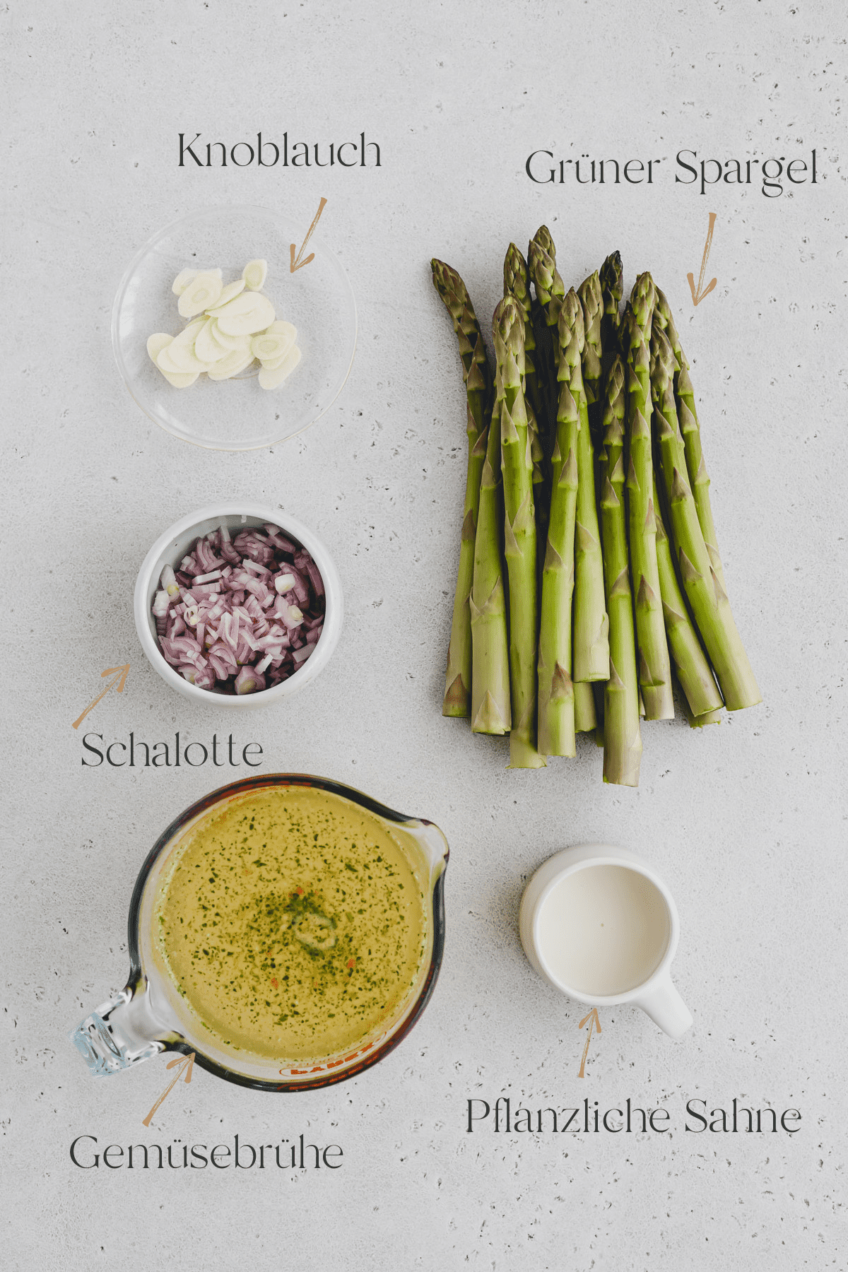 Zutaten für Spargelsuppe mit grünem Spargel