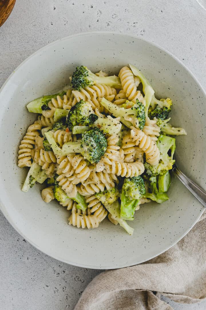 vegetarian broccoli one pot pasta in a pasta plate
