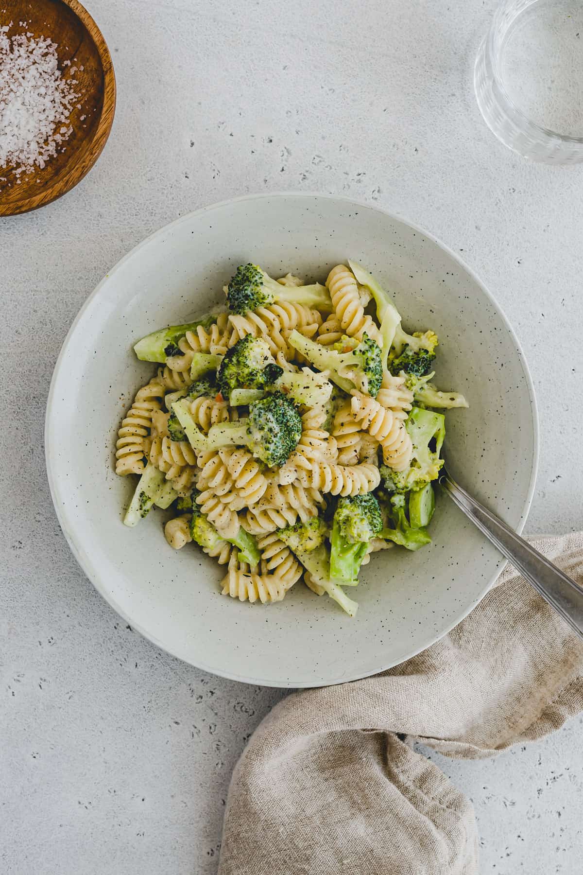 one pot pasta with broccoli in a plate with a fork