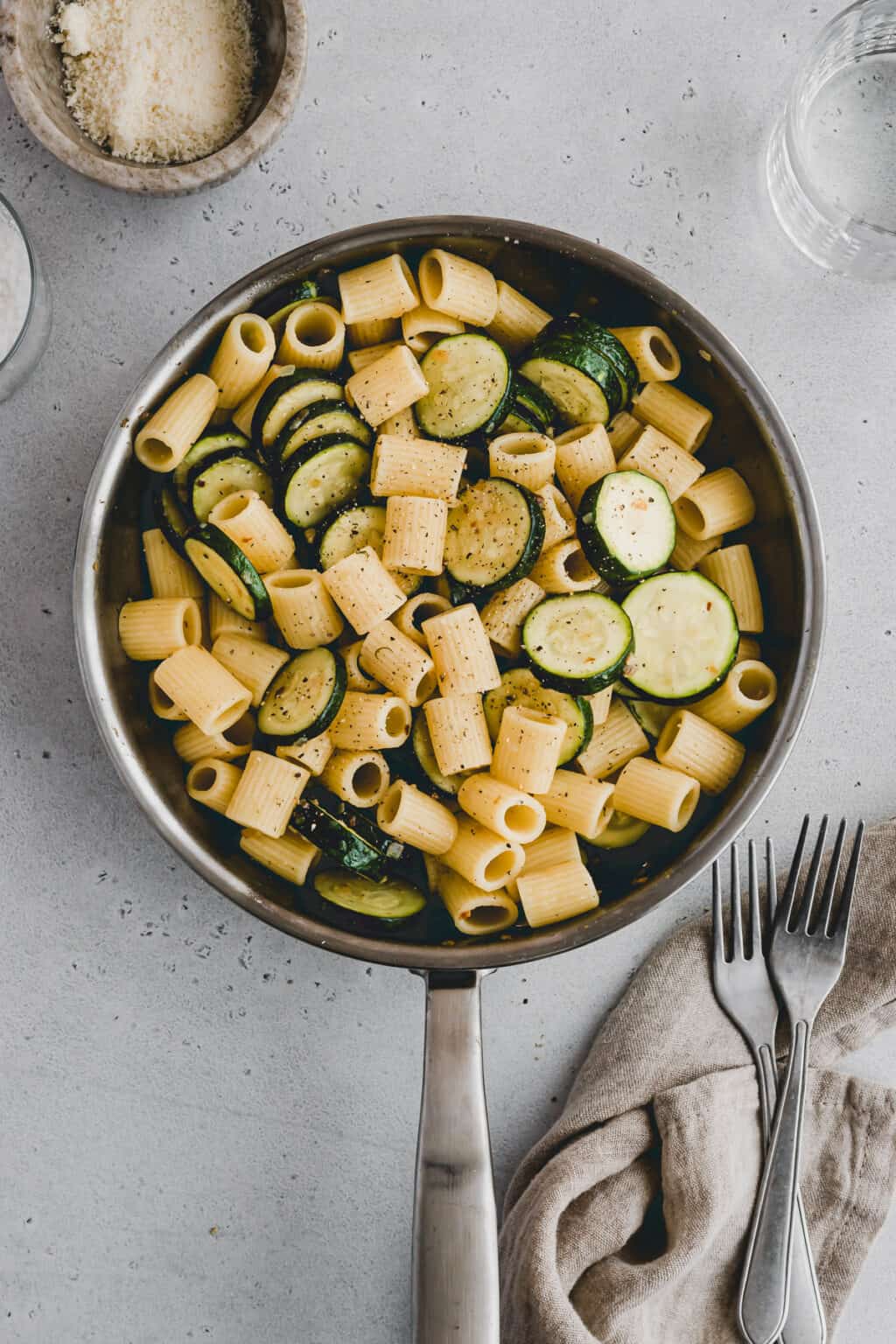 Schnelle Pasta mit Zucchini | Aline Made