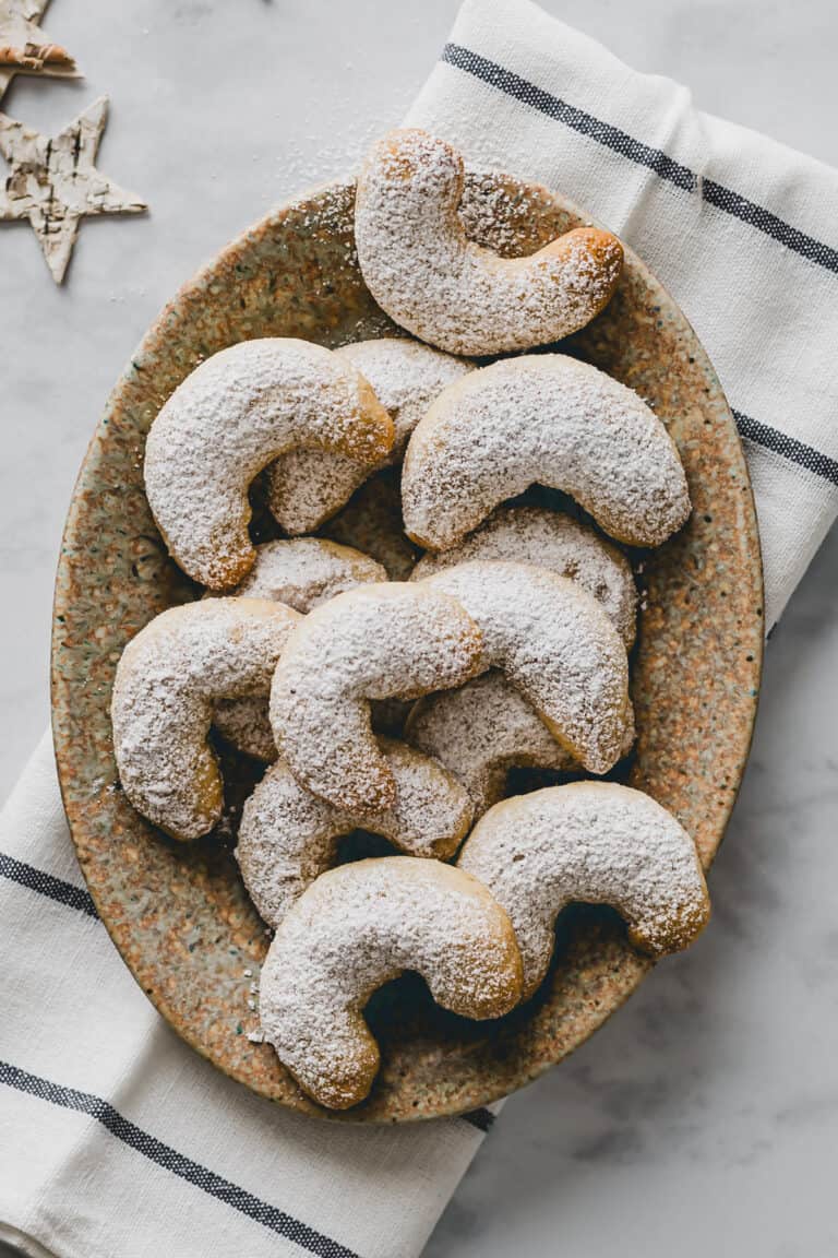Vegan Almond Crescent Cookies – German Vanillekipferl