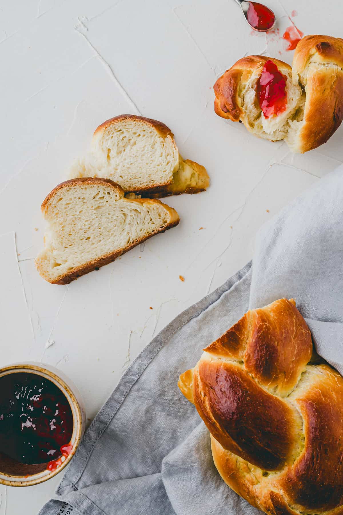 braided bread slices served with jam
