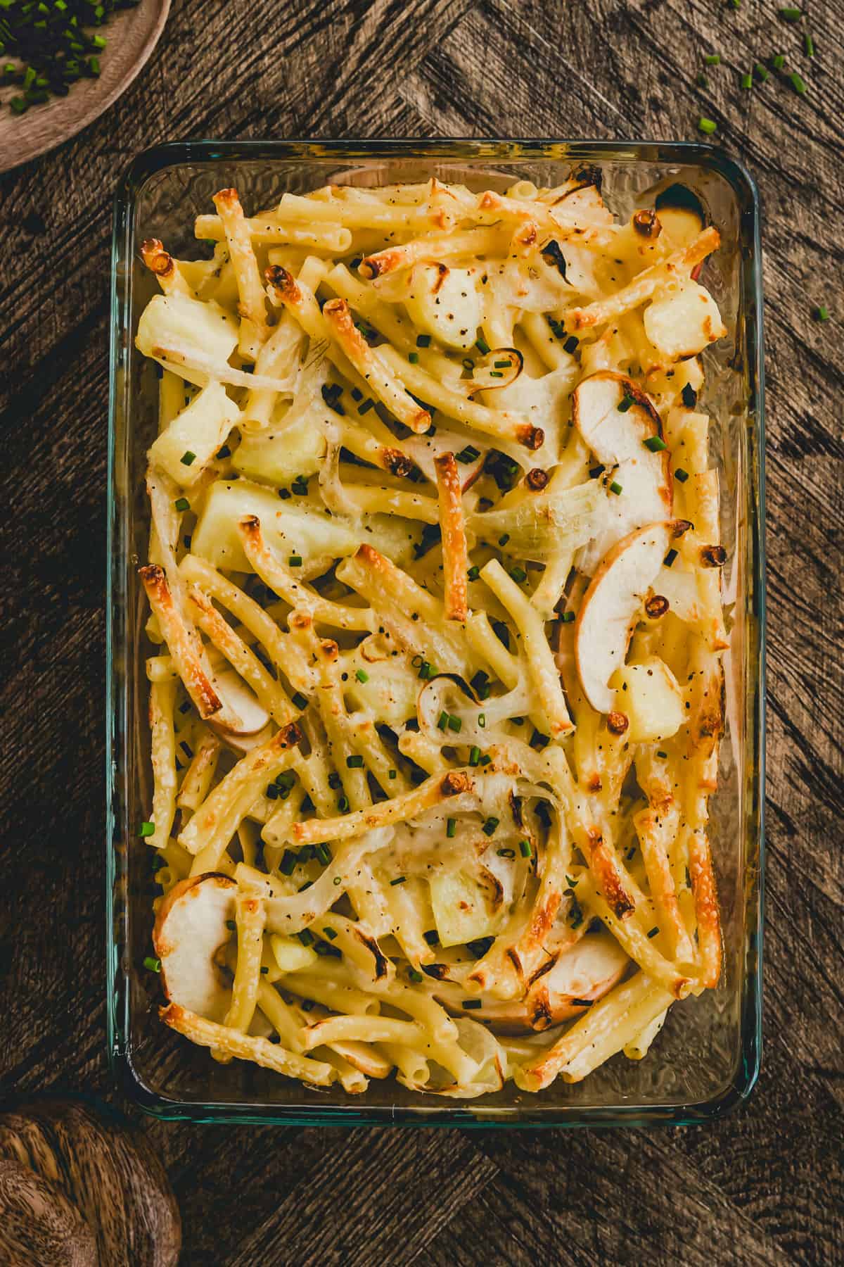 Älplermagronen Gratin in einer Auflaufform