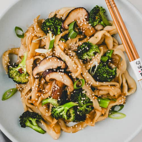 udon stir fry with broccoli and shiitake