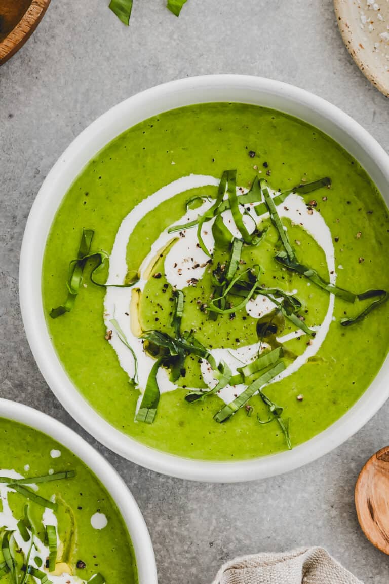 Bärlauchsuppe mit Kartoffeln & Erbsen