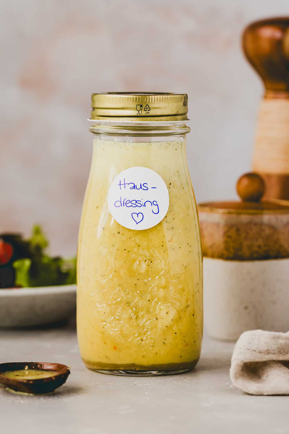 mein hausdressing in einer glasflasche