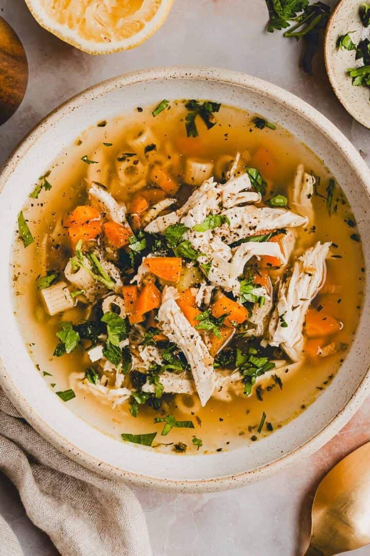 hühnersuppe mit hähnchenbrust