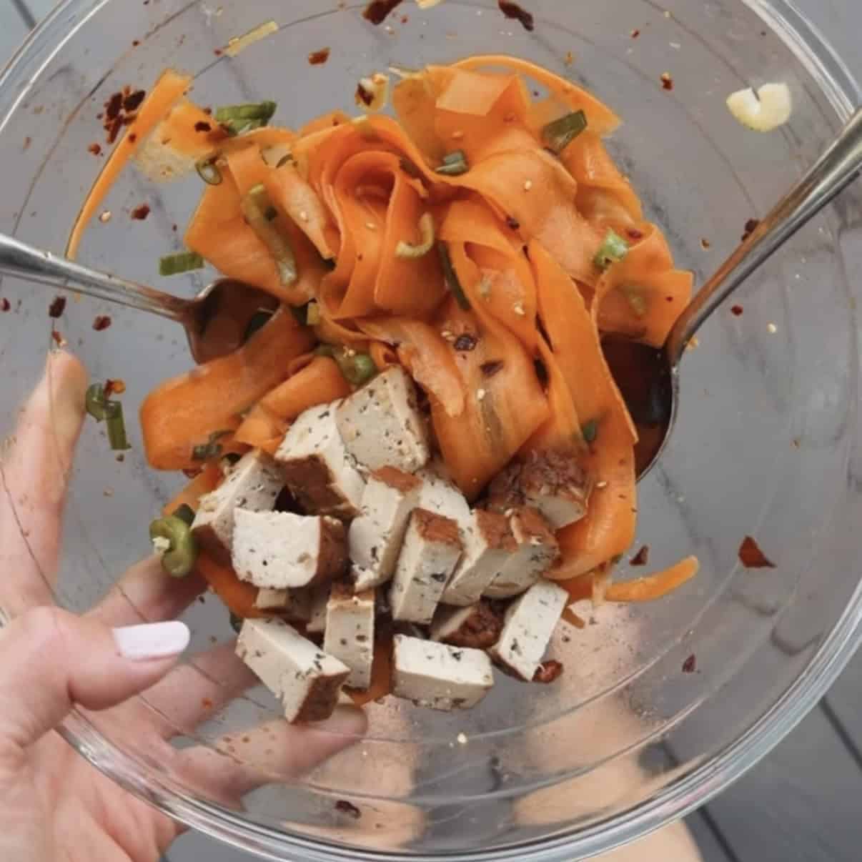 viraler karottensalat mit tofu